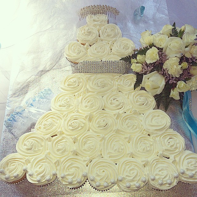 Bridal shower cupcakes in raspberry with lemonade buttercream