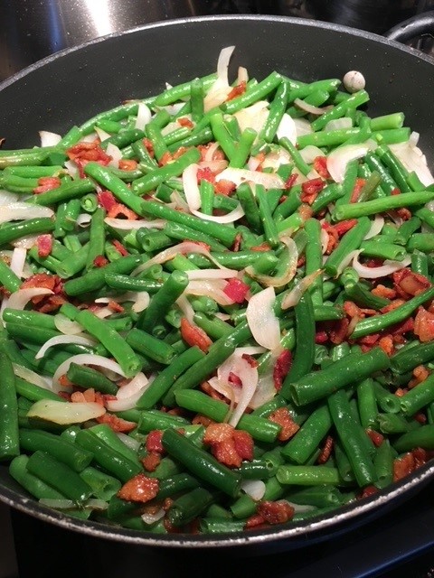 Green beans with bacon & onion